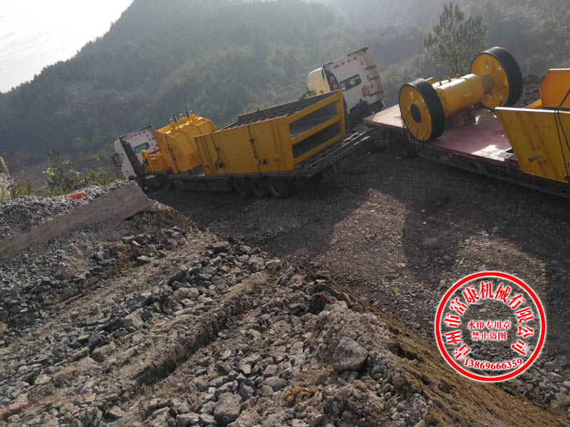 車載移動(dòng)破碎站