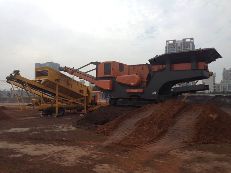 國產履帶式移動破碎站 國產履帶式移動破碎站