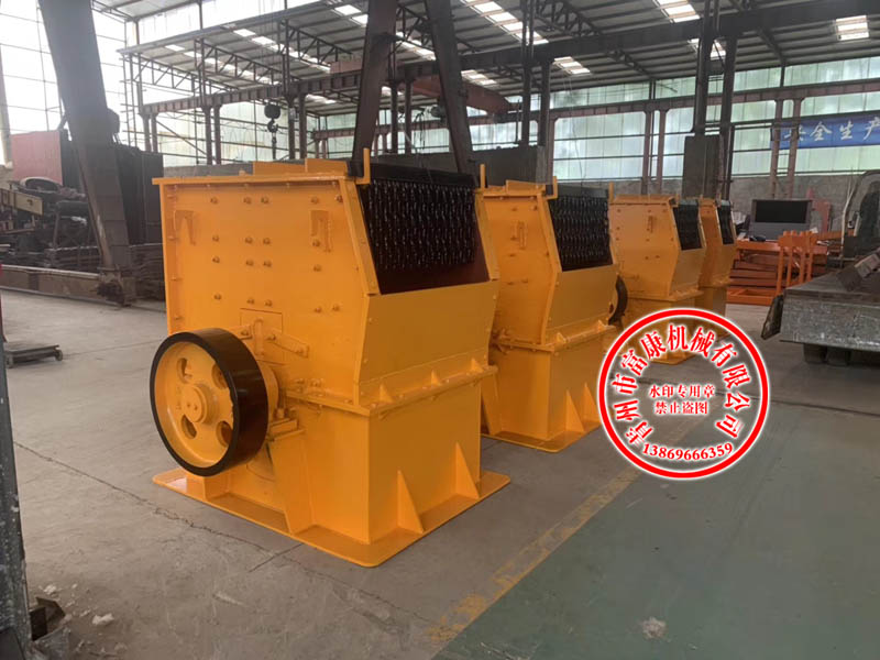 客戶訂制1010錘式破碎機生產(chǎn)完成